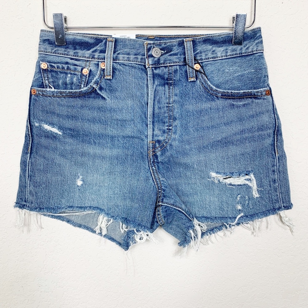 LEVI’S Wedgie Shorts - Picture 4 of 7